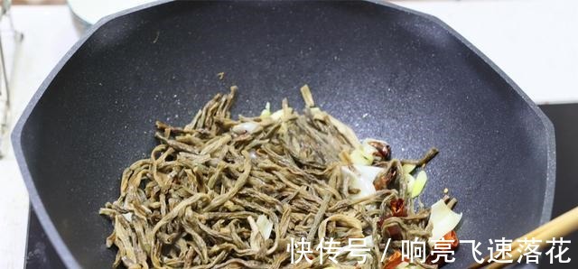 大豆角|韭菜和它是绝配,比放肉炒还好吃,鲜香味浓让人百吃不厌!