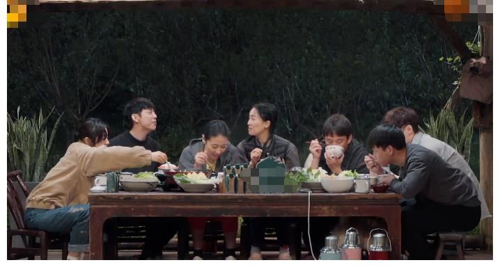 做饭|黄磊做饭给客人吃，首次被说“没入味”，何老师连忙出来维护！