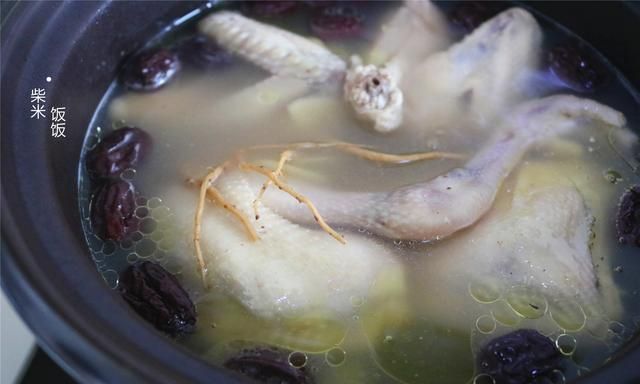 香醇|炖鸡汤，别放那么多香料，加这3样就够了，鸡汤鲜美又香醇