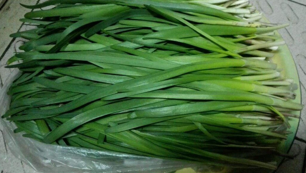 冲洗|洗韭菜,只用水冲等于没洗!教你1招,洗去农残,鲜嫩美味又干净