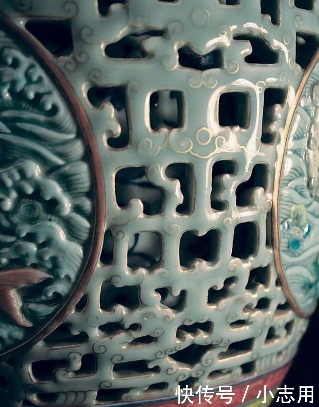 母猴|"1个杯子卖了2亿,2只猴子卖了3亿,这个瓶子卖了5亿,网友:值了"