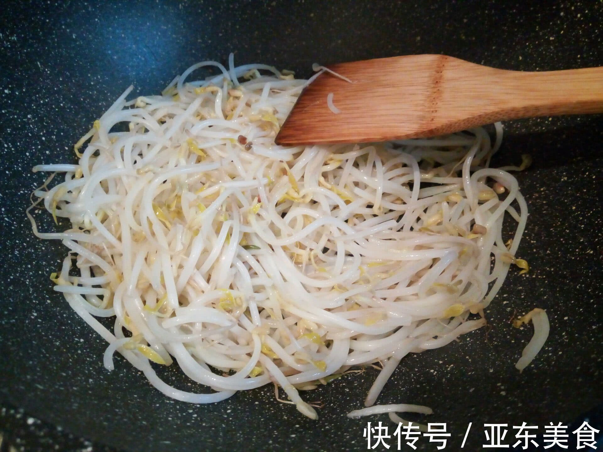 十三香|炒绿豆芽,放醋的顺序很重要!很多人都弄错,豆芽容易出水不酸脆