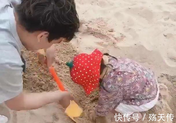 奶爸|坑娃版奶爸专业挖坑走红,萌娃奶奶,你再给我生个爸爸吧!