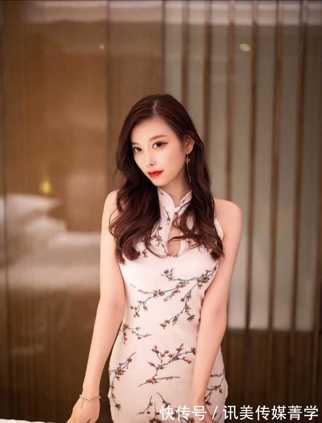 韵味 简洁的旗袍，韵味却是十足