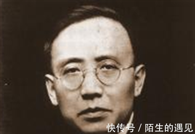 许广平@郭沫若用4字骂鲁迅,鲁迅加1字回击,世人笑称:这便是郭沫若