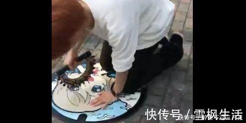 自动贩卖机|日本的二次元文化究竟有多魔性看看这群宅男的行动就知道了!