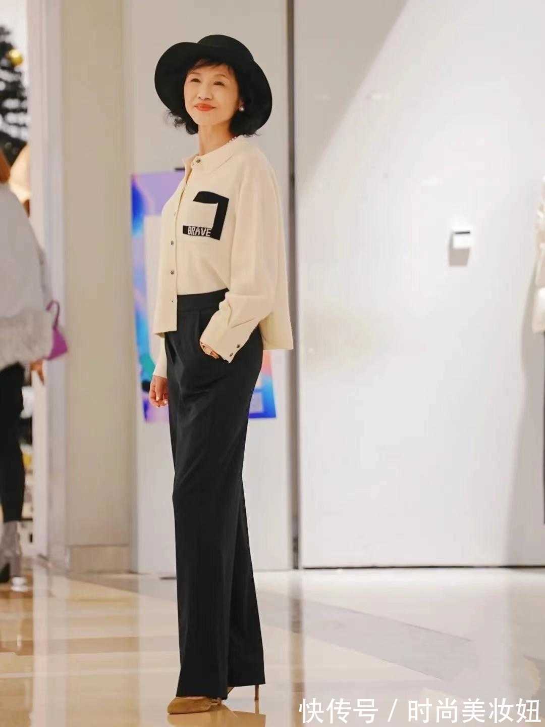 大长腿|上了年纪的女人,都喜欢优雅穿搭,看60岁的奶奶穿得高级精致