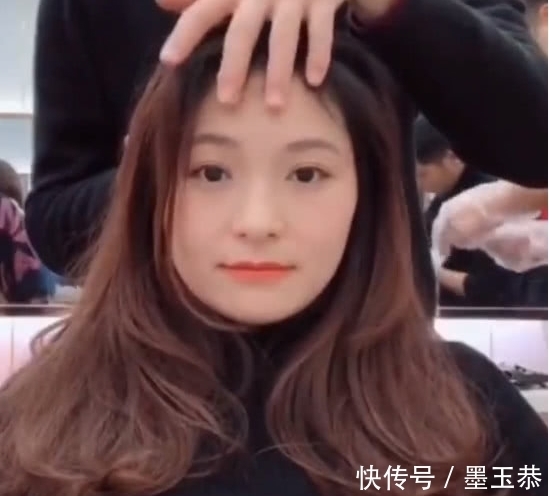 长头发 奇闻:长发女孩换了款瘦脸发型,整个人都变可爱了,网友:也想要