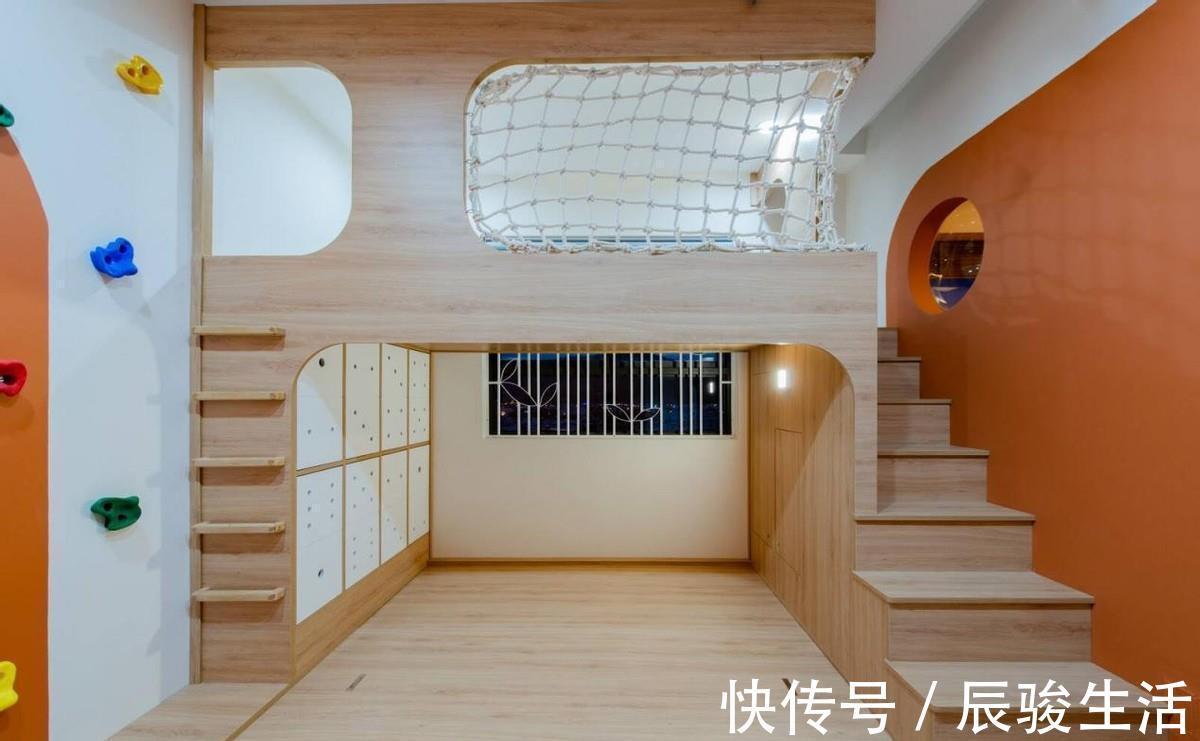 客厅|78㎡“去客厅化”，扔掉沙发靠墙打5cm高地台，一家5口越住越宽敞