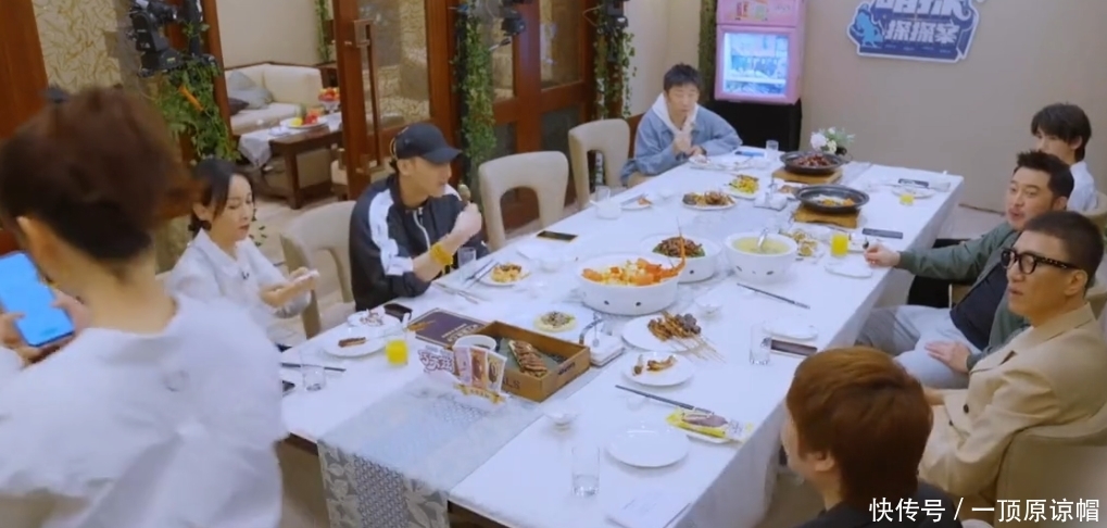 新综 宋亚轩新综又说错话,对那英称呼太奇葩,幸亏孙红雷出手相救