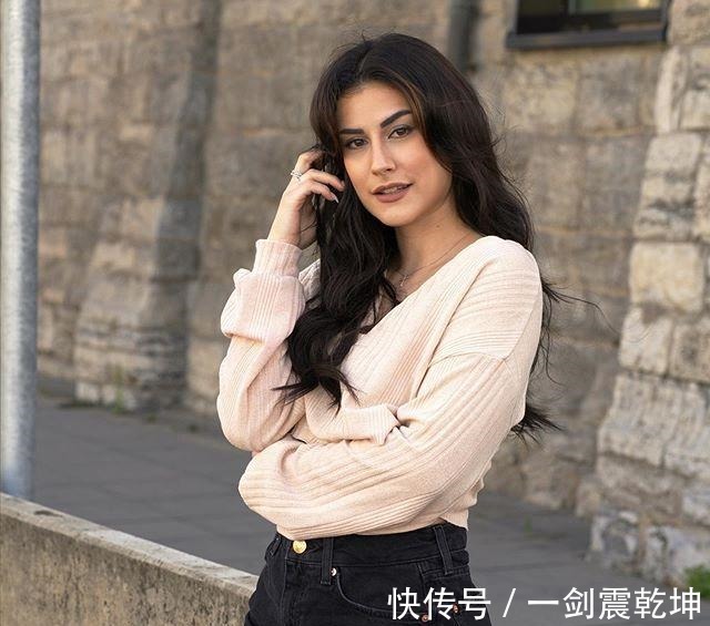 美女|美丽迷人的德国慕尼黑时尚达人利亚·米特鲁