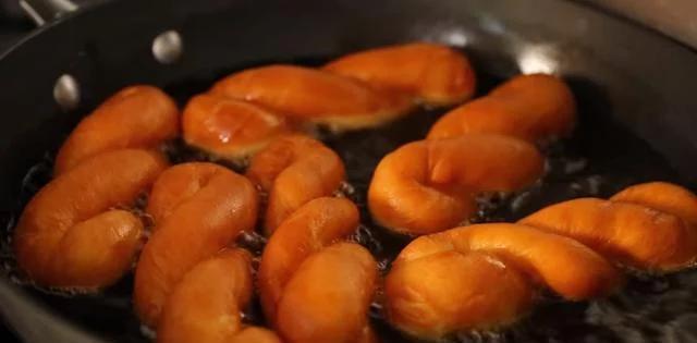 南瓜新做法，不用蒸，不用煮，简单易做，口口香酥，在外面吃不到