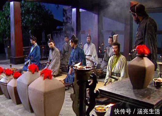 宴会@古人说:“但看筵中酒,先劝有钱人”,后一句更经典,看透人性