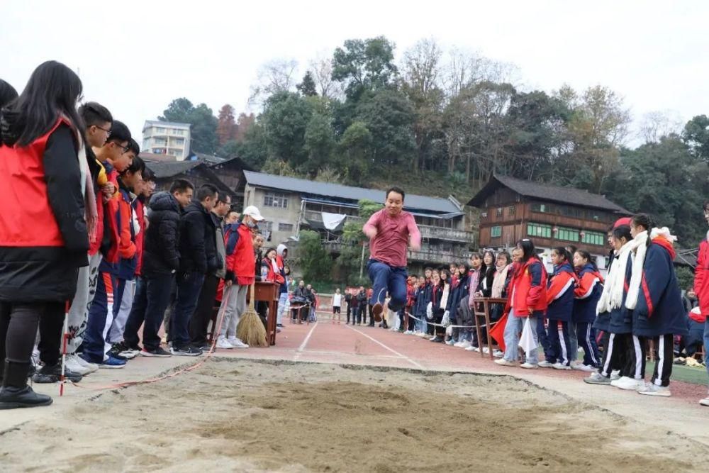 锦屏中学开展第二届体育文化艺术节