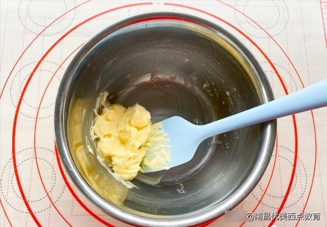 奶粉|一款超好吃的夹心饼干，清新柠檬乳酪酱加奶香十足曲奇饼干