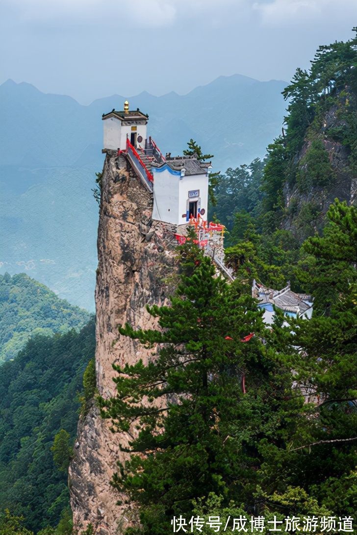 塔云山|海拔仅1600米的塔云山，凭啥称“秦岭第一仙境，天下最险道观”？