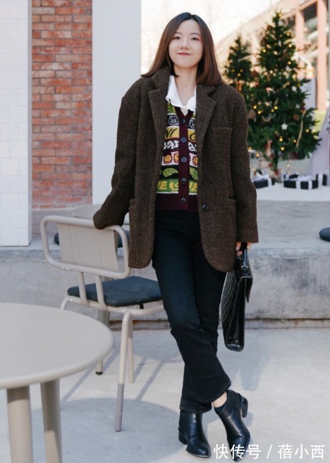 时尚度 冬季通勤怎么穿?既不能太严肃也不能太装嫩,用西装凹造型会更美