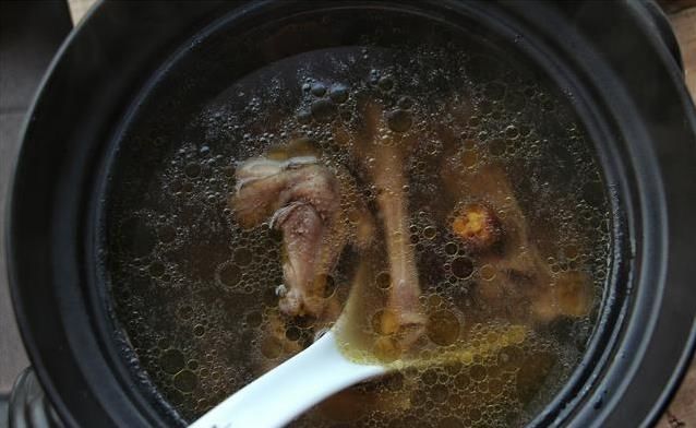 冷空气来袭，保暖御寒给家人多煮汤，营养好喝，增强体质防感冒