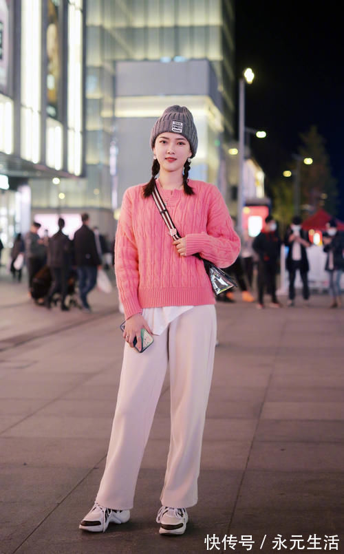 重点|紧身裤拖地裤不如直筒裤,时髦百搭还显瘦,重点是不挑腿型!