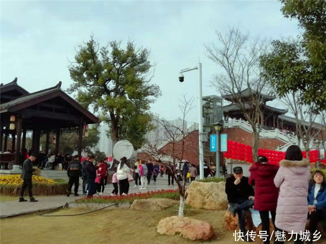 衡阳雁峰区：大年初一，东洲岛景区迎来近两万游人