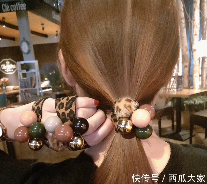 新发现一种发圈：叫“丸子头发圈，洋气减龄还不贵，回头率嗷嗷的
