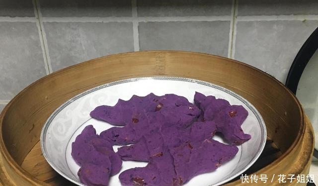 春季吃红薯不如吃它,加粉一拌一蒸,越嚼越香,主食零食两相宜!