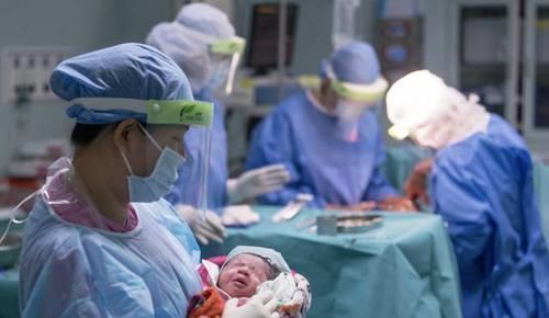 头部|宝宝头部被剖腹产划伤,凭啥不算“事故”院方的回应很有道理