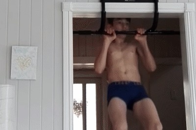 体重|14岁小伙健身3年，体重增重了76斤，看他14岁至17岁的身材变化