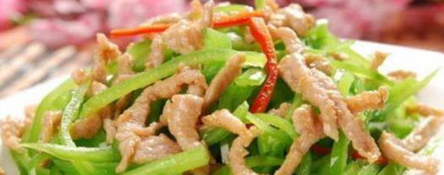 美食优选:糖醋手撕包菜、青椒肉丝、油爆河虾、小炒杏鲍菇的做法