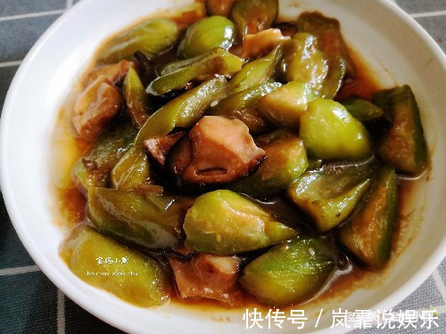 四口人的家常午餐,1荤3素,也就30块,家人吃得很满足