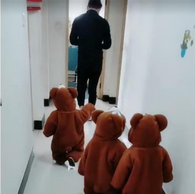 姓氏|宝爸姓“鸡”,不舍3胞胎跟自己姓,媳妇取名家人听了直说“妙”