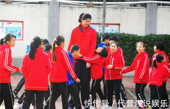 内线|期待!前女篮国手13岁女儿身高已达2米21,六年级身高就超郑海霞