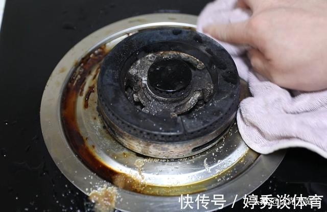 灶台|灶台油污太脏?教你轻松去除油污的方法,简单又快捷,方法太棒了