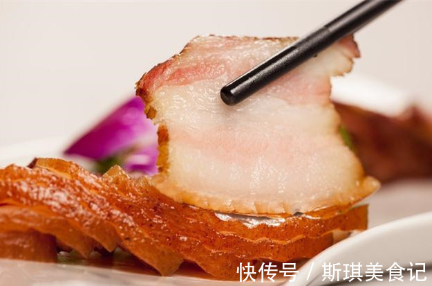 诱发|人到中年,想健康管住嘴,5样食物就算爱吃,也最好一口别碰