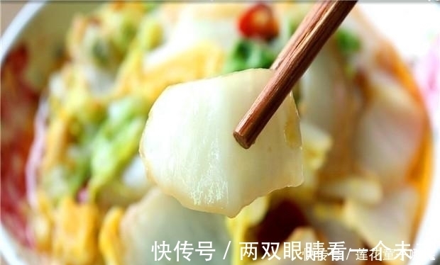 白菜帮|炒白菜很多人一开始就做错,教你个小窍门,出锅超好吃,还不出水