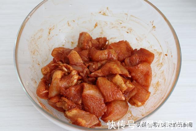 米米|不用油炸也好吃的鸡米花,外酥里嫩,无油低脂,减脂期也能放心吃