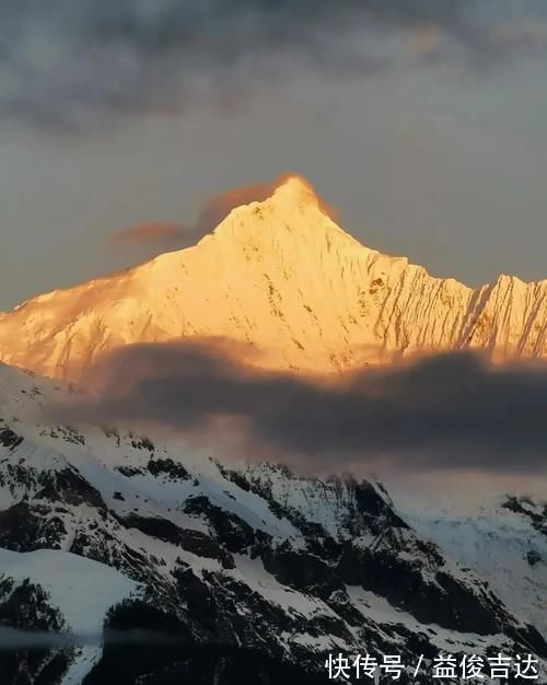 雪山群|连绵150公里，这是全世界公认最美的雪山