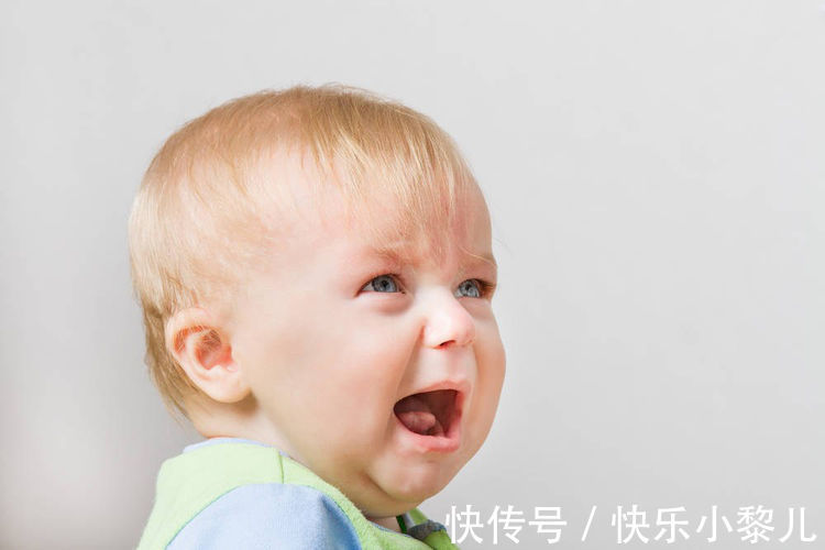 小宝宝|宝宝有12个“磨人”的特征,说明智商更高!妈妈别怕累反应高兴