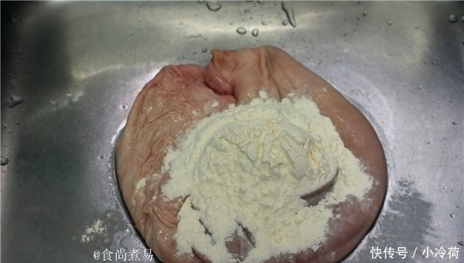 做卤味,卤水配料很重要,配方收起来,越卤越香,拿黄金都不换