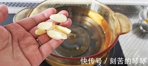 红枣蒂端|它是“穷人的阿胶”，一碗才2块钱，每天吃一点，补血养气不显老