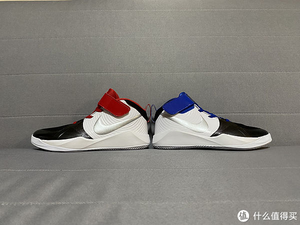 过年给小朋友买双鸳鸯颜色的Nike Team Hustle D 9