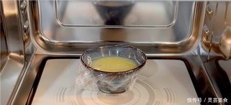 蒸鸡蛋羹,别再加生水了,掌握这3个技巧,鸡蛋羹嫩滑无气孔!