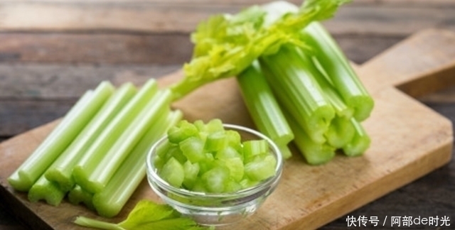 降血压|芹菜上这个地方营养多，降血压清肝毒，别扔掉
