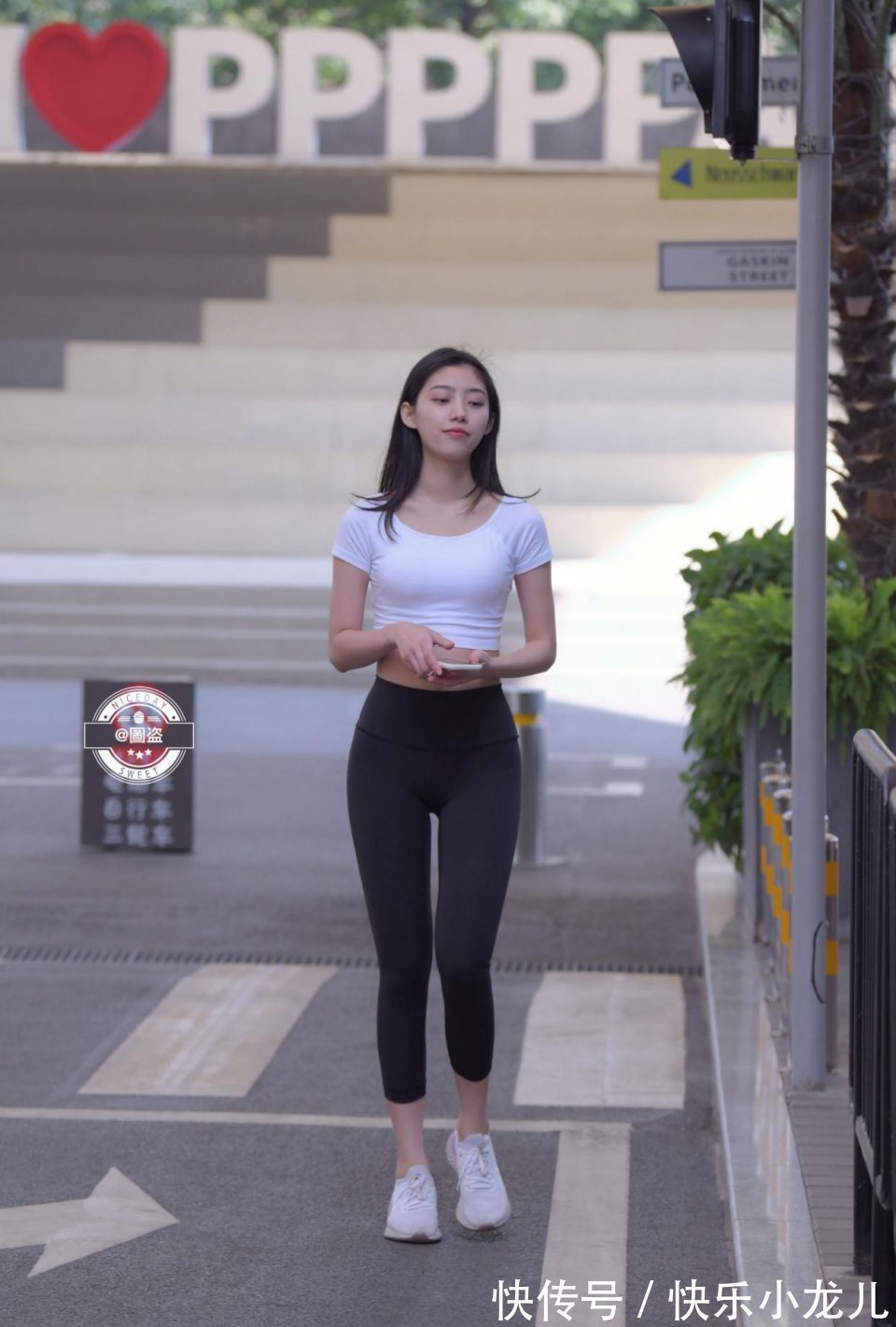 下衣 个性美观的打底裤穿搭让你光彩夺人,提升你的着装品味,别出心裁