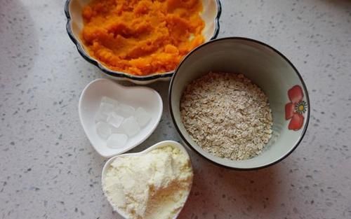 燕麦换一种吃法，搭配南瓜一起煮，软糯又香甜