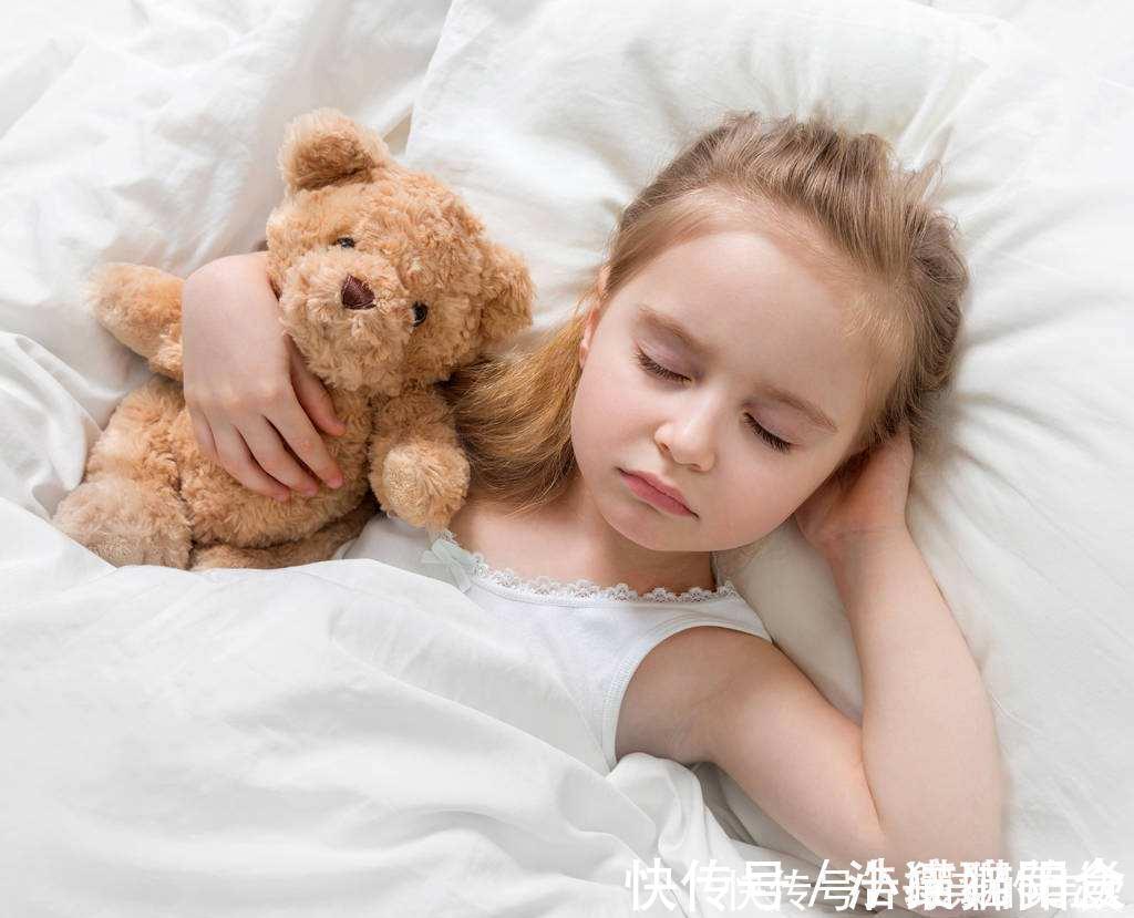 小宝宝|孩子睡觉时有这3个举动,暗示大脑发育快,长大后智商低不了