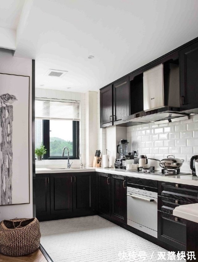 三居室|107平极简现代风三居室,简简单单回归生活本质才是真