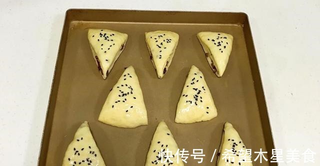司康|美味的英式点心红枣司康在家做，可口美味，制作简单！