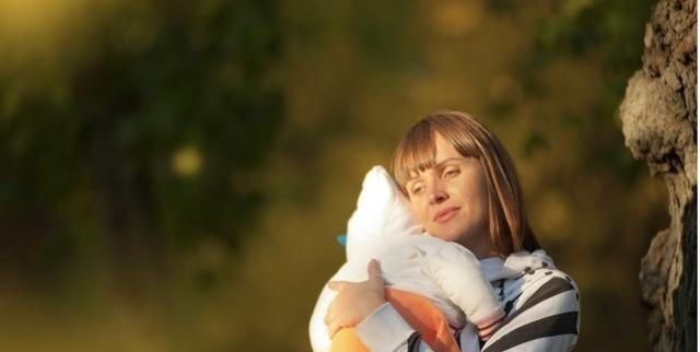 母乳|医生道出实情涨奶、溢奶,多余母乳怎么处理可以给丈夫喝吗