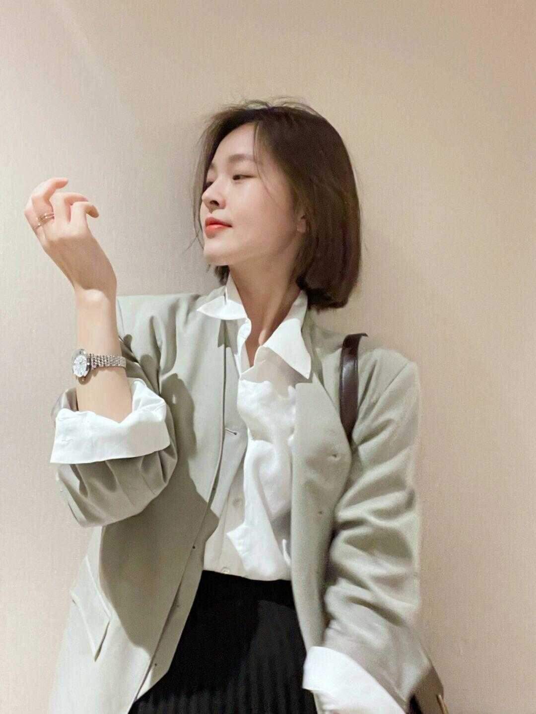 紧身 别再选常规款小香风了!今年流行羽绒内胆、摇粒绒的,谁穿谁美